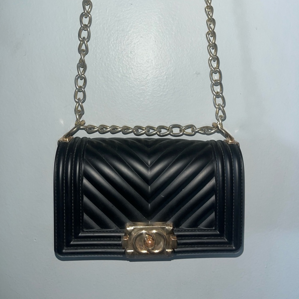 Elegant Black Quilted Shoulder Bag